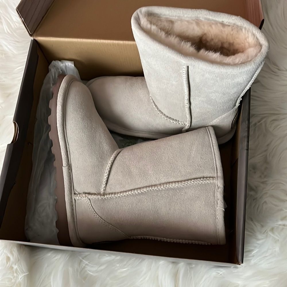 Winter white short bearpaw boots